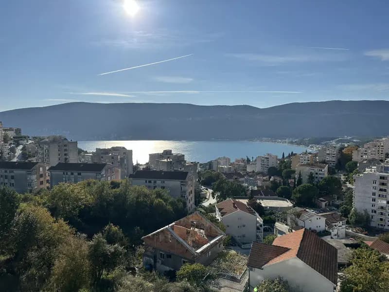 Geräumige Einzimmerwohnung in Herceg Novi