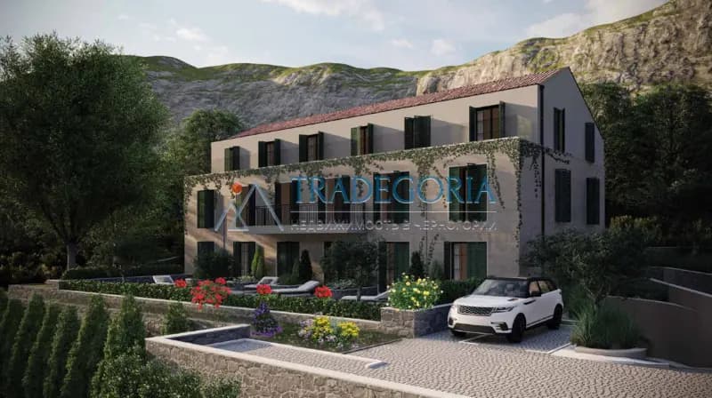Denizden 90 metre uzaklıkta, Prčanj'da teraslı daire, Boka Kotorska Körfezi