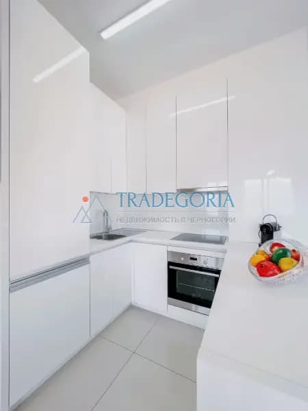 Elegant apartment with terrace and sea view – Bar, Montenegro
