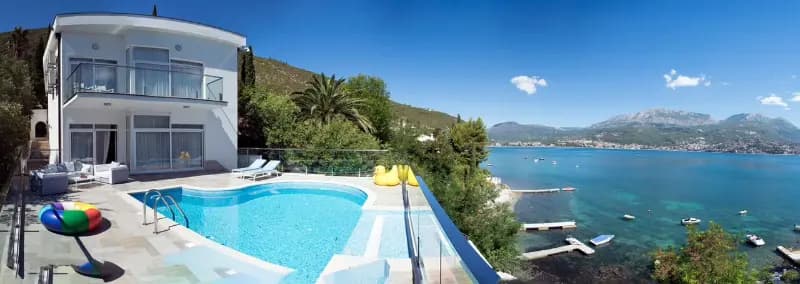 Birinci sırada villa - Njivice, Herceg Novi