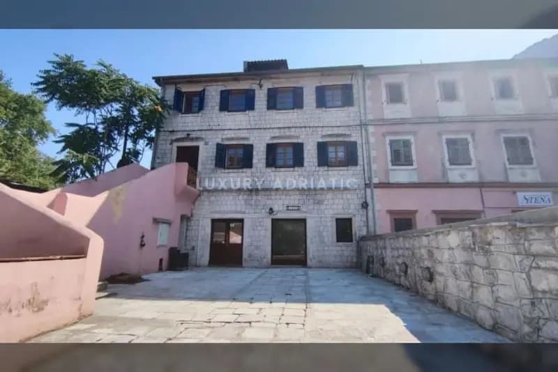 Yenilenmesi gereken apart-otel - Muo, Kotor - 1. sıra