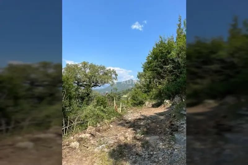 Kavac - villa inşaatı için arazi 758 m2
