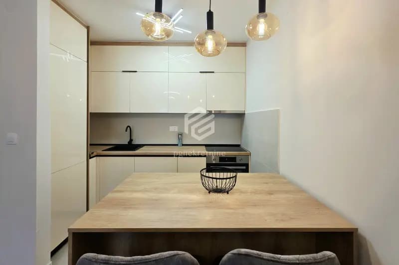 Jednosoban lux stan 42m2 + garaža, Tuški put – Podgorica