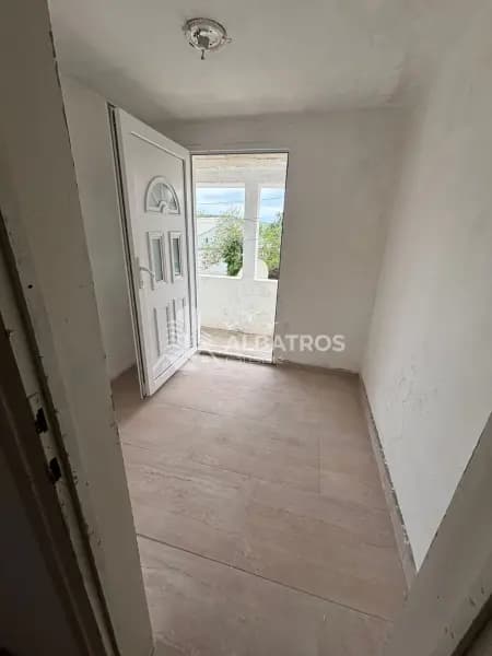 Three-room apartment of 90m2 in Sutomore