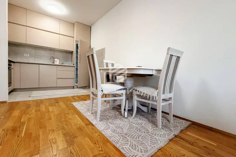Jednosoban stan 50m2 + parking, Stari aerodrom – Podgorica