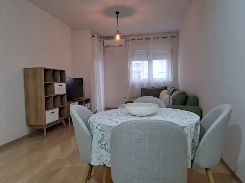 Vermietung, Einzimmerwohnung, 46m², City Kvart, Podgorica
