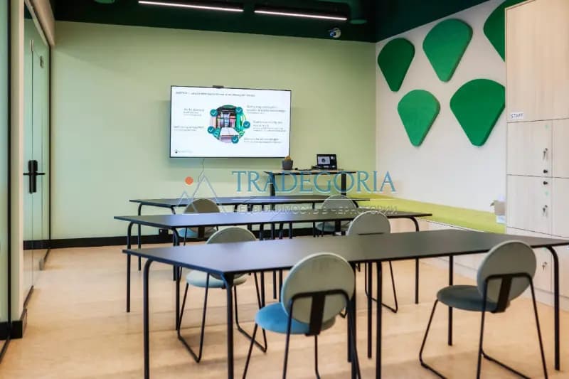 BUDVA'DA UZUN DÖNEM KİRALIK / SATILIK premium ofis alanı