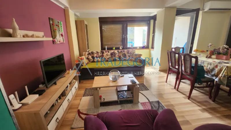 Two-bedroom apartment in the city of Bar, Makedonsko Naselje