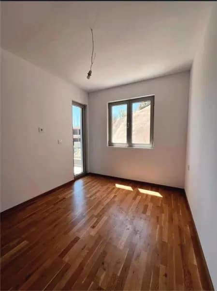 Bečići'de yeni 2 odalı daire