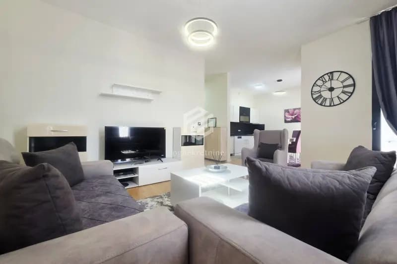 Dvosoban stan 68m2 + parking, Blok IX – Podgorica