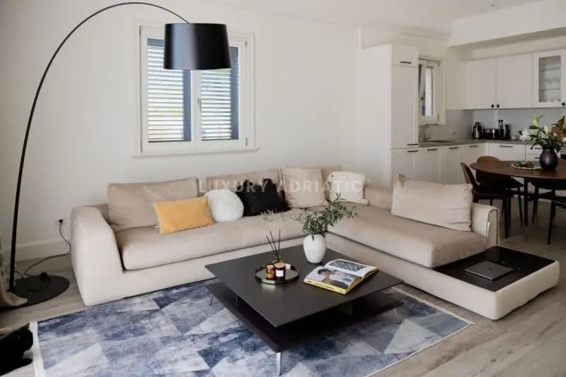 Marina Village Lustica Bay - Zweizimmerwohnung zu vermieten - für ein Jahr und länger