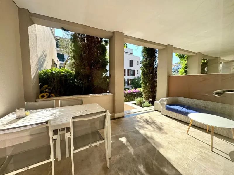Two-bedroom duplex in Porto Montenegro – with pool access