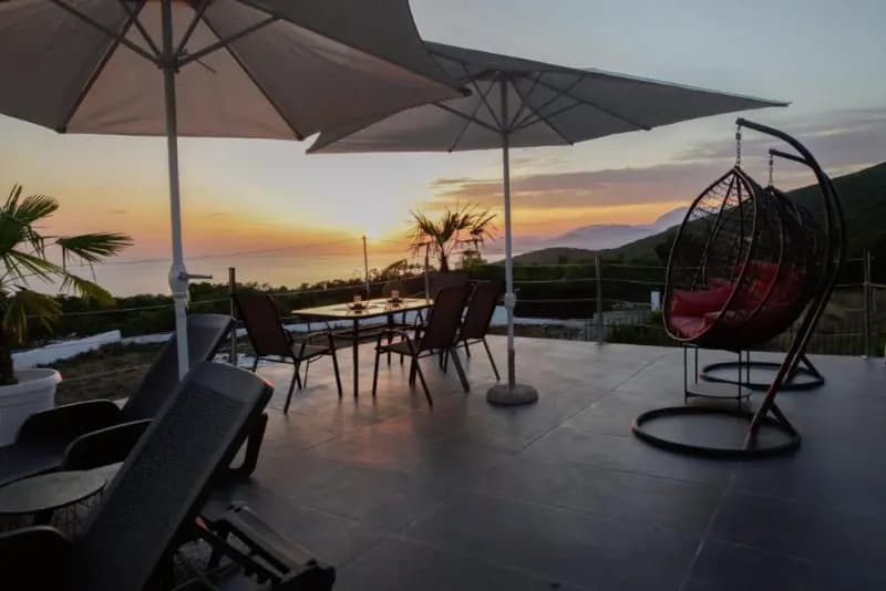 Rental, villa, 650m², Kotor