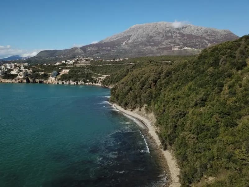 Land in the settlement of Komina in Bar
