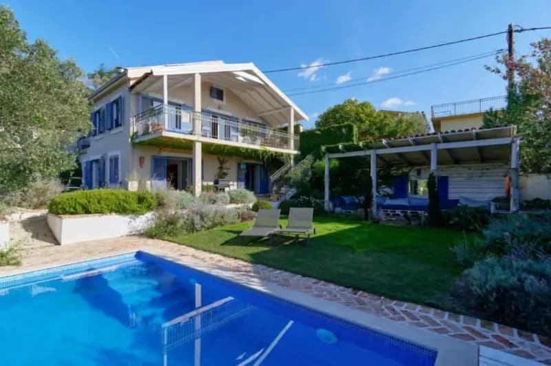 Kuća s bazenom i pogledom na more – Kavac, Tivat