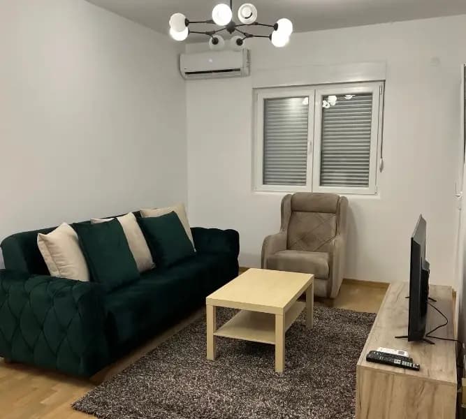 Izdavanje, jednosoban stan, 45m², Pobrežje, Podgorica