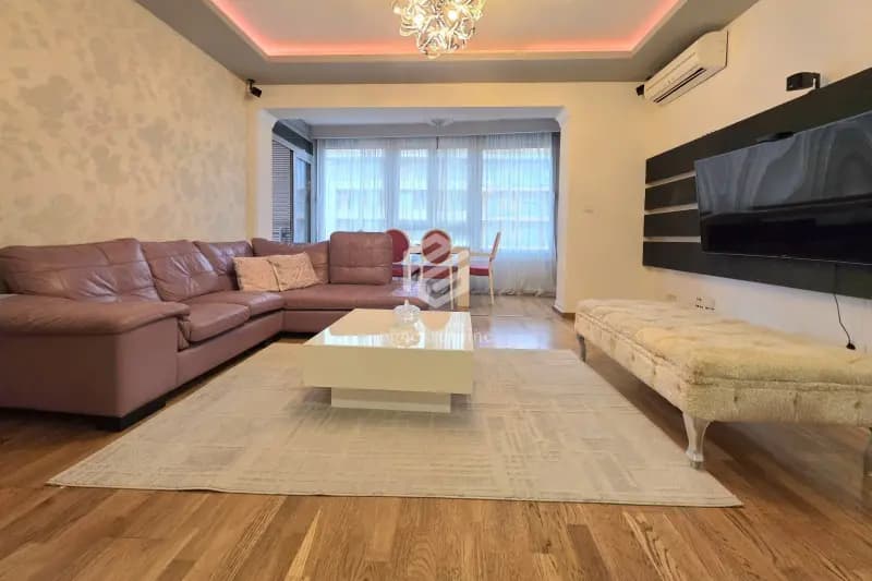 İki odalı daire 75m2 + garaj, City kvart – Podgorica