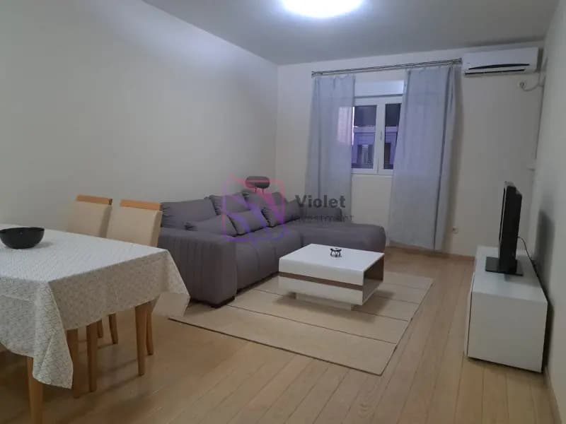 Vermietung, Einzimmerwohnung, 47m², City Kvart, Podgorica