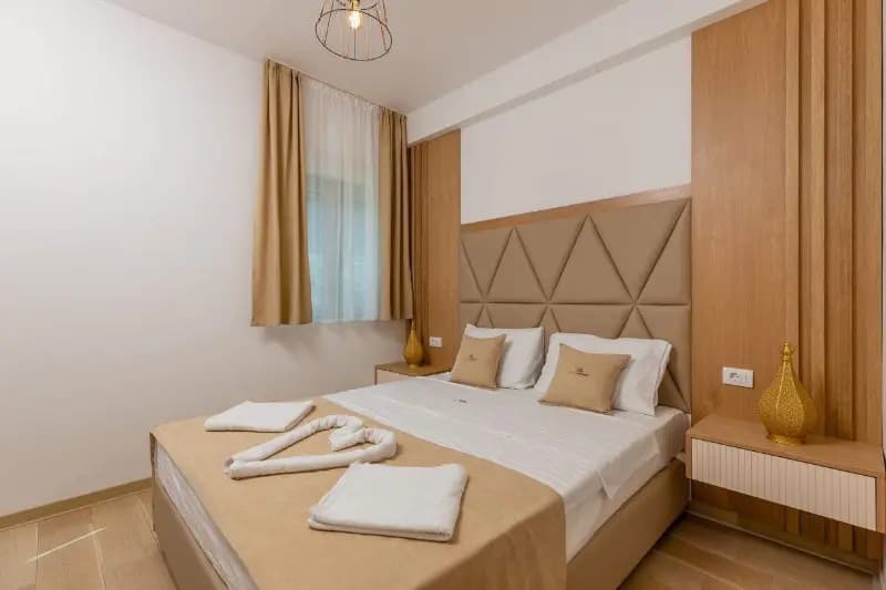 Продаж, трикімнатна квартира, 107м², Будва