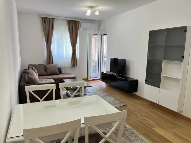 Оренда, однокімнатна квартира, 48м², Сіті Кварт, Подгориця