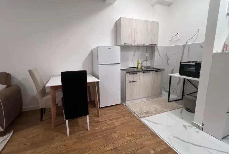 Kiralık, tek odalı daire, 42m², Krivi Most, Podgorica