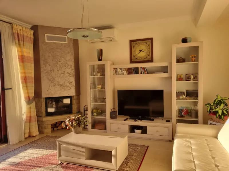 Продаю квартиру 113 м2 - Петровац. Вид на море