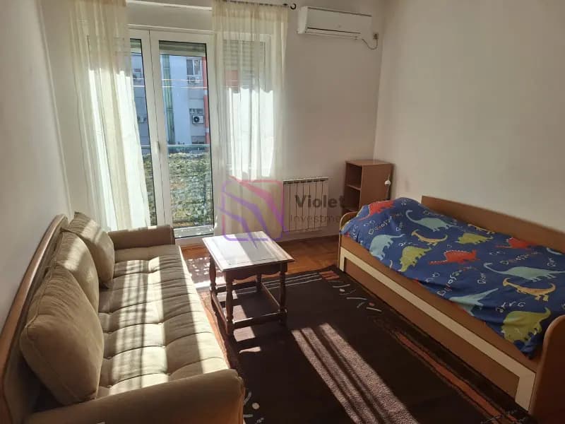 Izdavanje, dvosoban stan, 68m², Podgorica