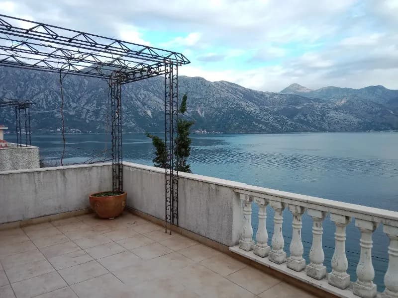 Satılık, iki odalı daire, 92m², Kotor