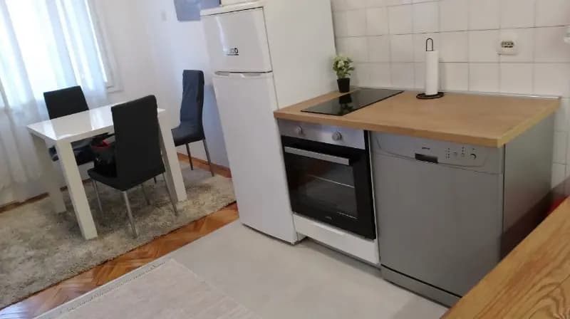 Оренда, однокімнатна квартира, 46м², Подгориця
