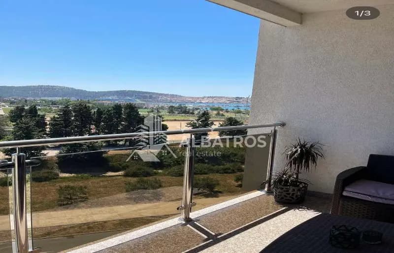 Large One-Bedroom Apartment 67m2, Ilino, Bar