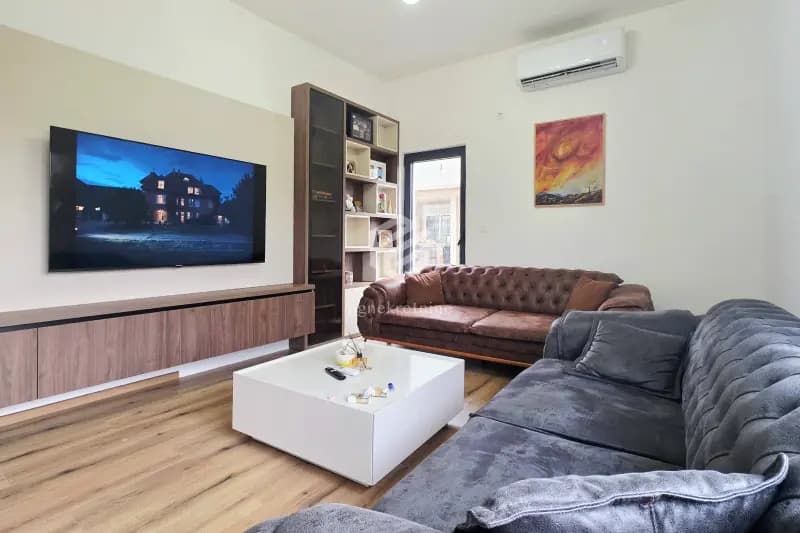 Üç odalı daire 80m2 + bahçe 250m2 + iki park yeri, Zabjelo – Podgorica