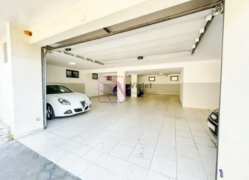Satılık, üç odalı daire, 130m², Gorica C, Podgorica