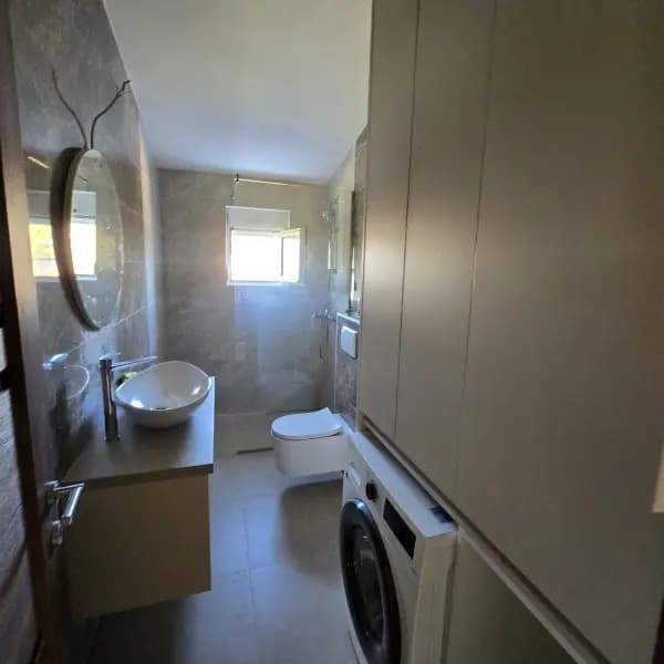 Оренда, трикімнатна квартира, 180м², Толоші, Подгориця