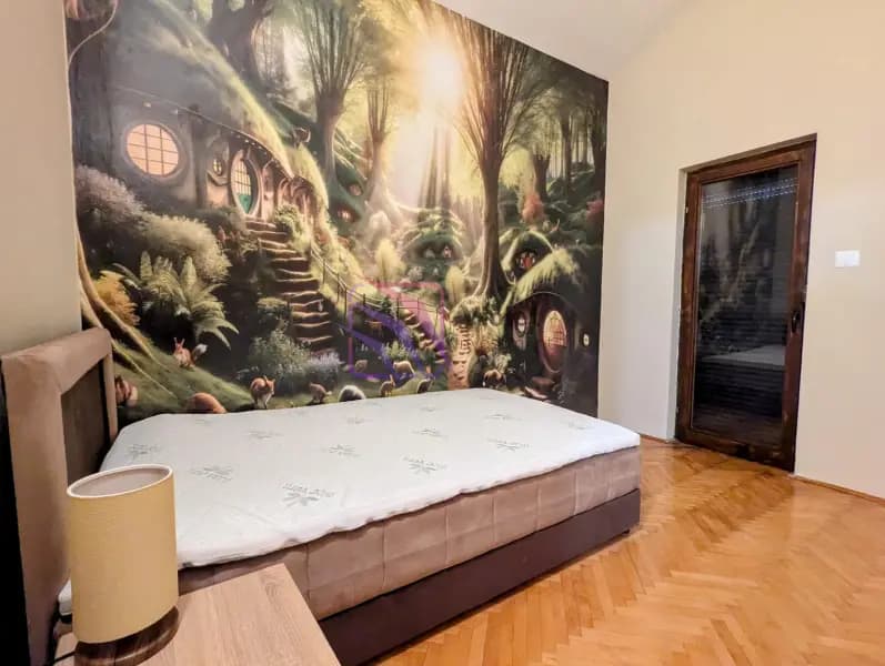 Оренда, трикімнатна дворівнева квартира, 120м², Подгориця