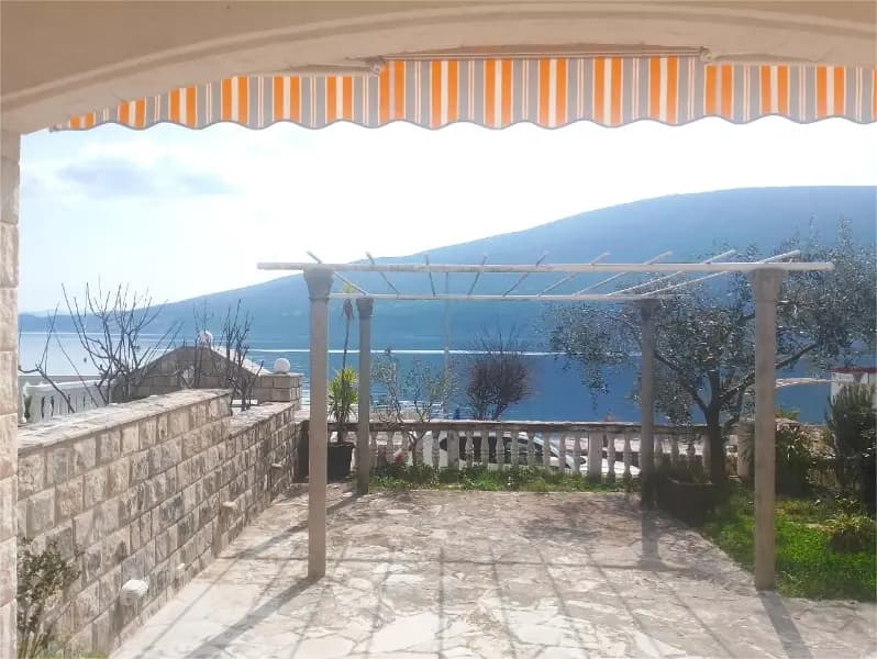 Deniz kenarında Akdeniz evi – Đenovici, Herceg Novi