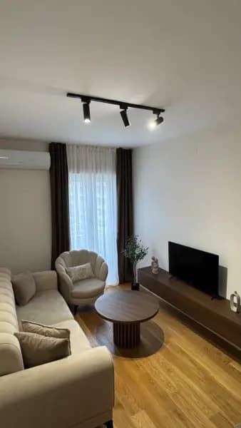 Оренда, однокімнатна квартира, 43м², Central Point, Подгориця