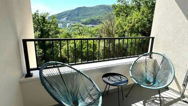 Izdavanje, jednosoban stan, 50m², Bečići, Budva