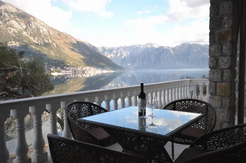 Prodaja, garsonjera, 235m², Kotor