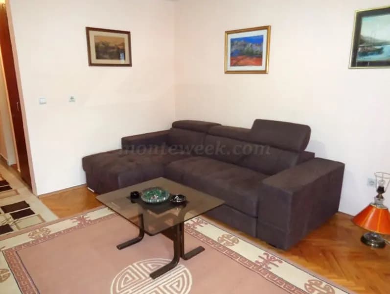 A studio apartment of 30m² is for rent in the Macedonian neighborhood, Bar.