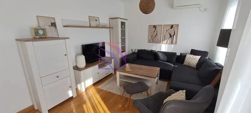 Vermietung, Einzimmerwohnung, 50m², City Kvart, Podgorica