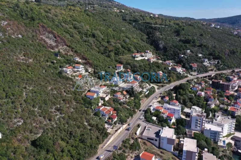 Urbanized plot near the sea in Dobra Voda