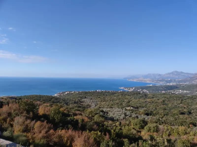 Land in the settlement of Kunje in Bar