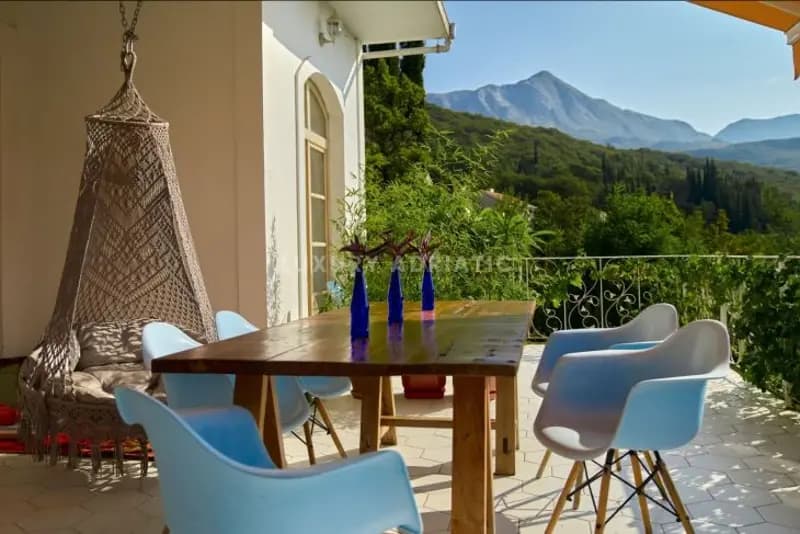 Sarmantna kuca u Herceg Novom - pogled na more