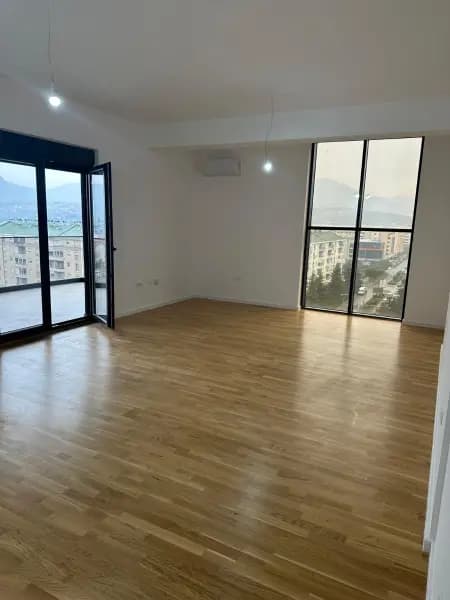 Izdavanje, Poslovni prostor, 269m², Podgorica