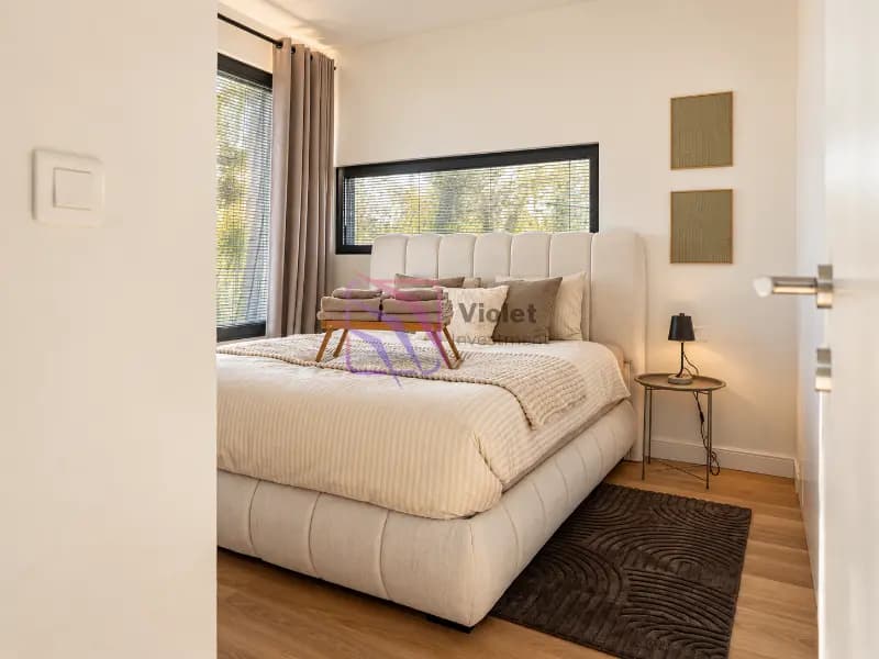 Izdavanje, vila, 223m², Masline, Podgorica