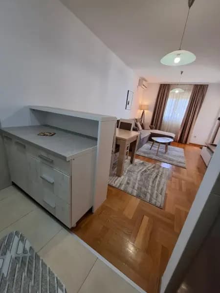 Vermietung, Einzimmerwohnung, 50m², Stari Aerodrom, Podgorica