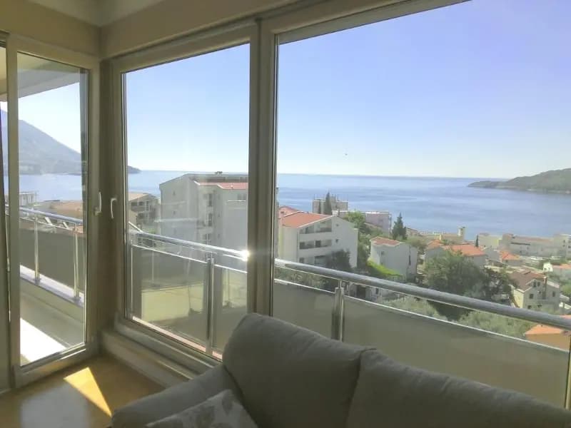 Satılık, üç odalı daire, 98m², Becici, Budva