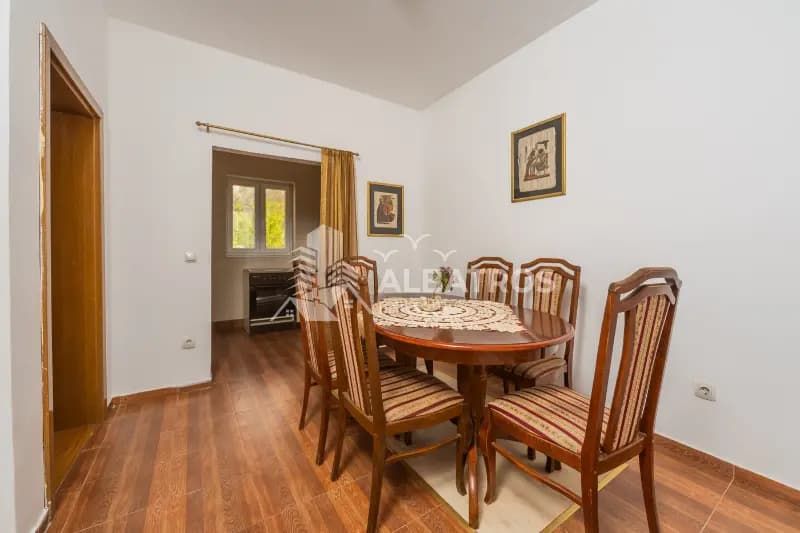 Jednosoban Stan od 64m2 na Reni