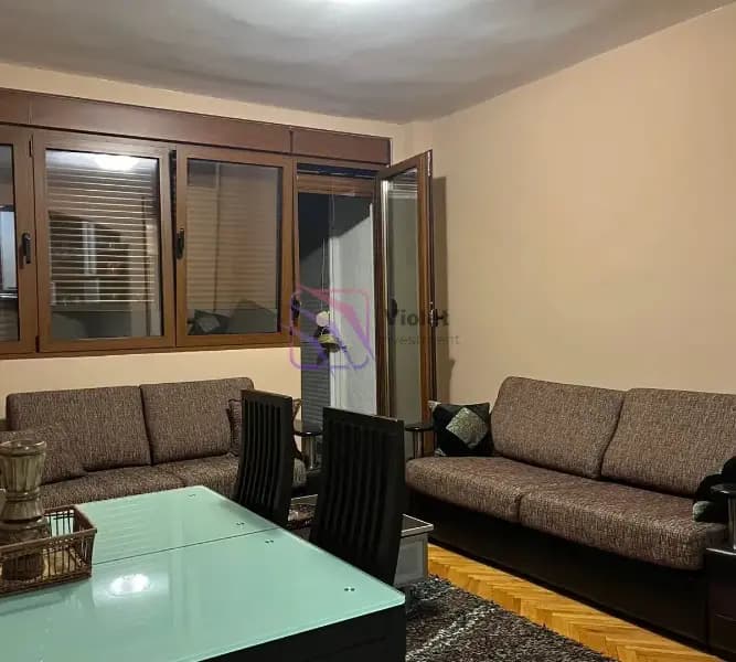 Vermietung, Zweizimmerwohnung, 65m², Pejton, Podgorica