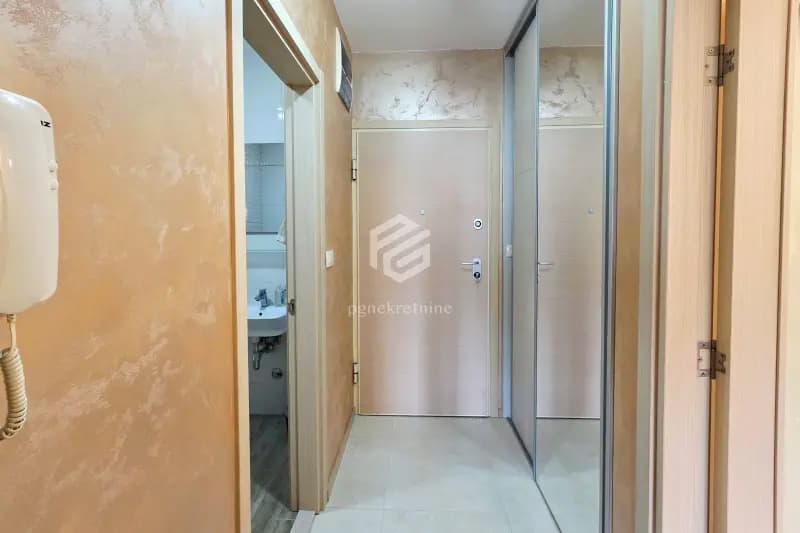 47m2 tek odalı daire + garaj, City kvart – Podgorica